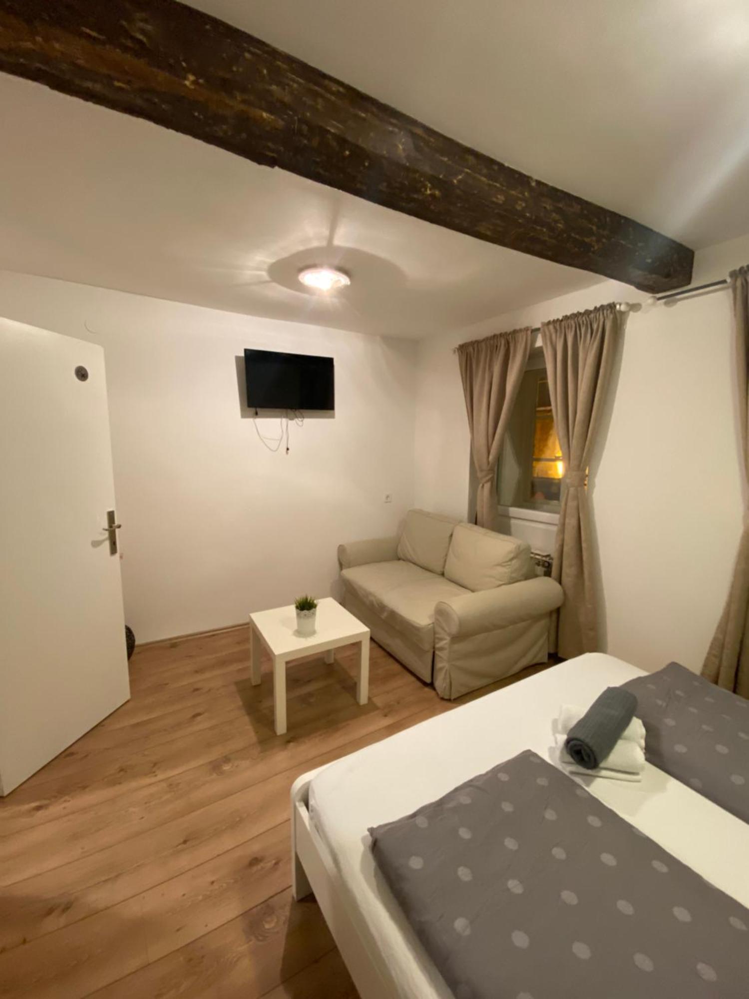 Nokturno Accomodation ซาเกร็บ ภายนอก รูปภาพ