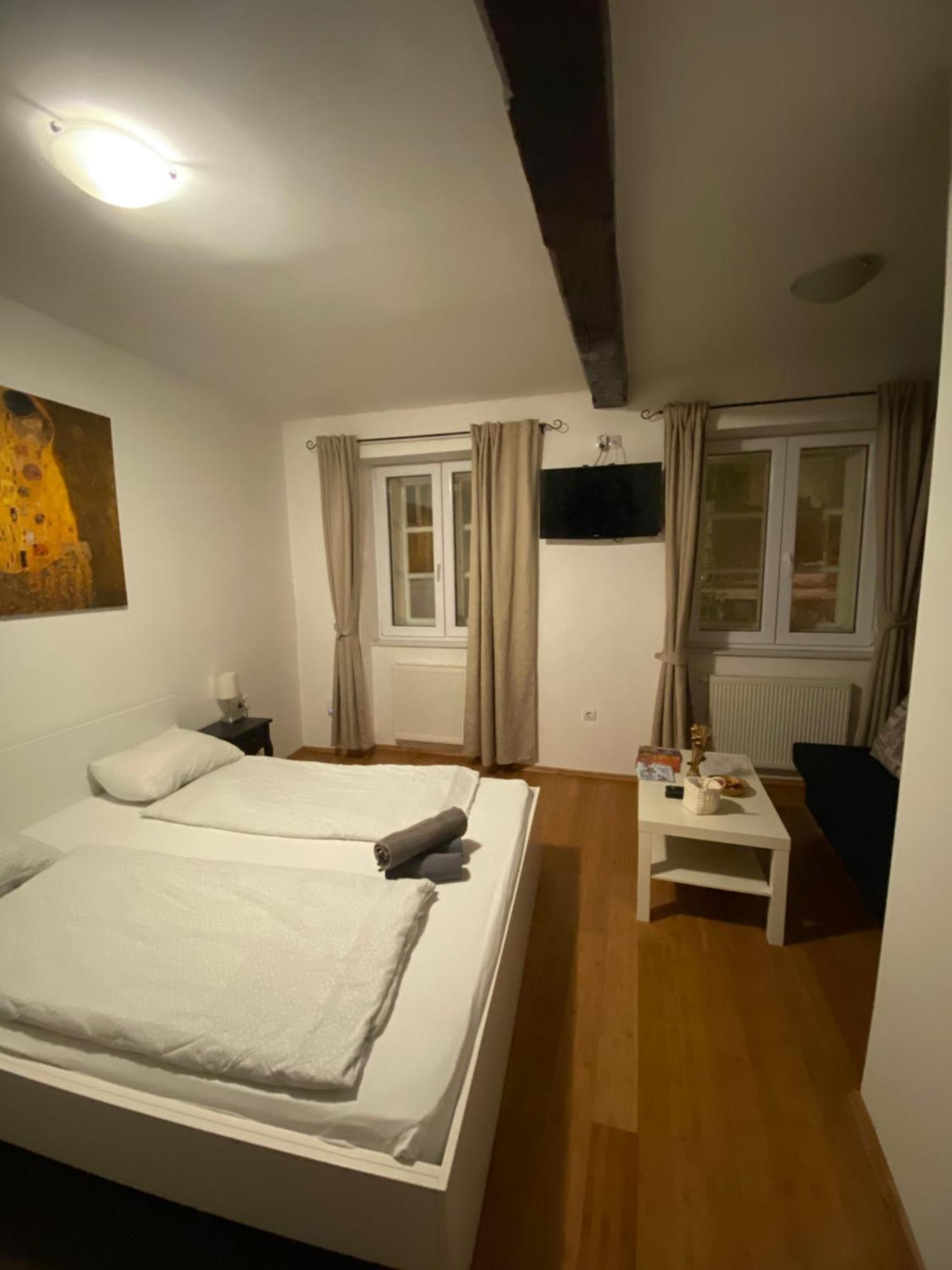 Nokturno Accomodation ซาเกร็บ ภายนอก รูปภาพ